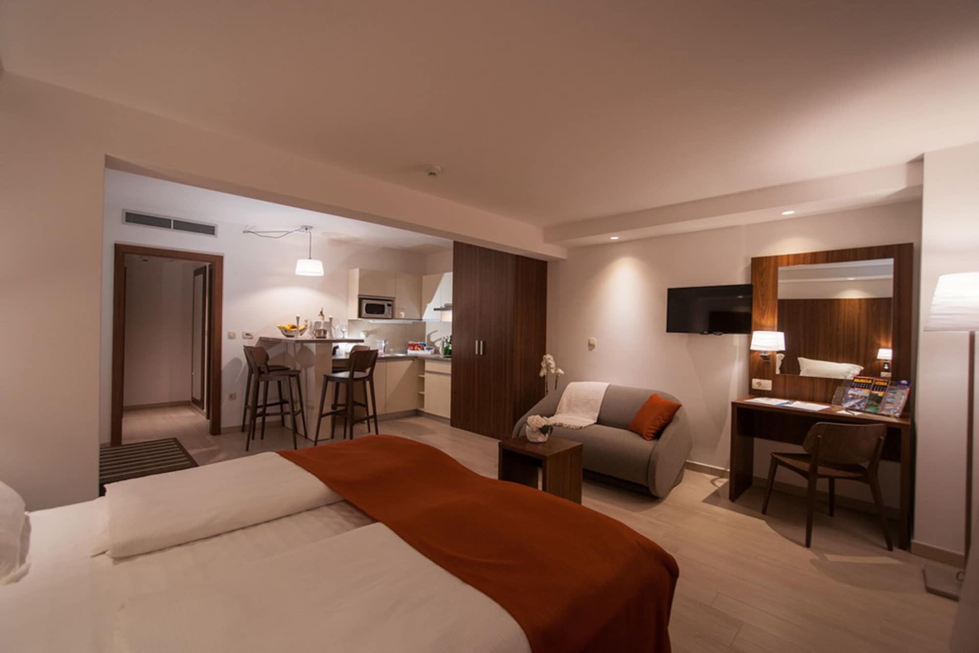 Aparthotel Miramare Makarska Dış mekan fotoğraf